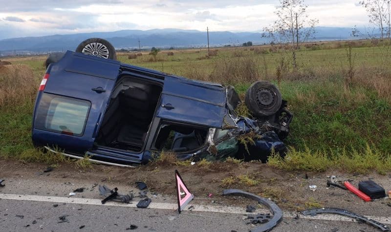 foto accident la șura mare. șoferul vinovat a fugit de la fața locului