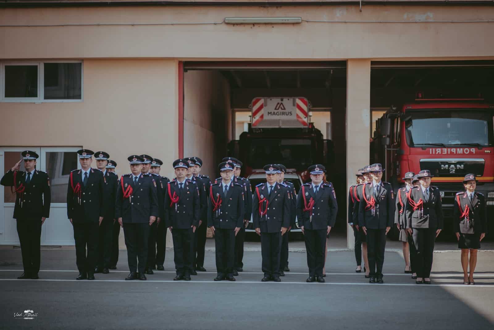 Momente emoționante la ISU Sibiu - Viziteu Alin a primit distincția de ”pompierul anului”