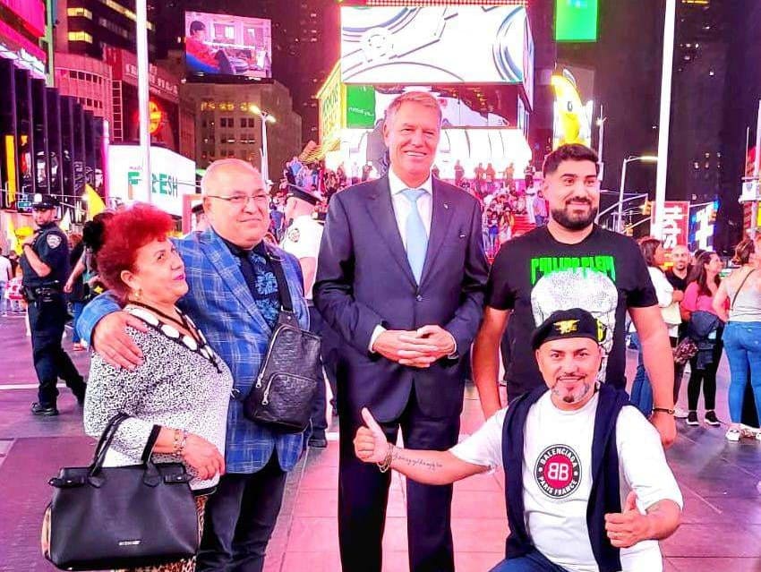 foto - klaus iohannis s-a pozat cu sorinel puștiu și alți maneliști la new york