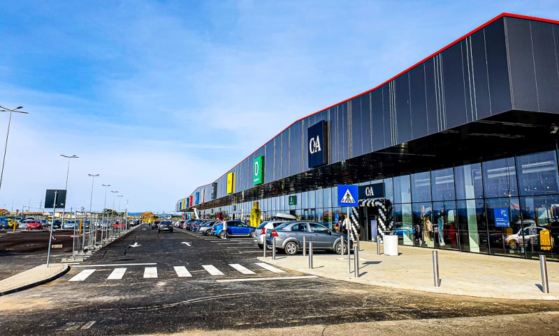 video foto s-a deschis cel mai nou mall al sibiului - sute de oameni, la inaugurarea prima shopping center