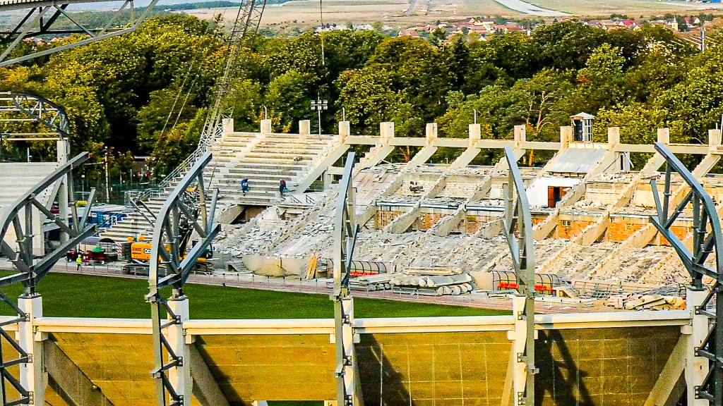 VIDEO FOTO Stadiul lucrărilor la stadionul Municipal - Proiect modificat: Tribuna principală, demolată