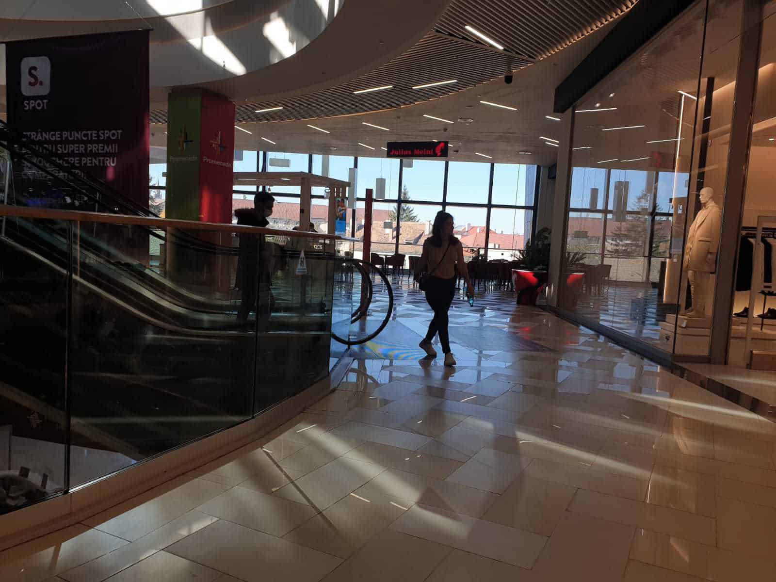 foto liber la mall-urile din sibiu pentru toată lumea - guvernul a uitat să cuprindă reglementarea în noua hotărâre