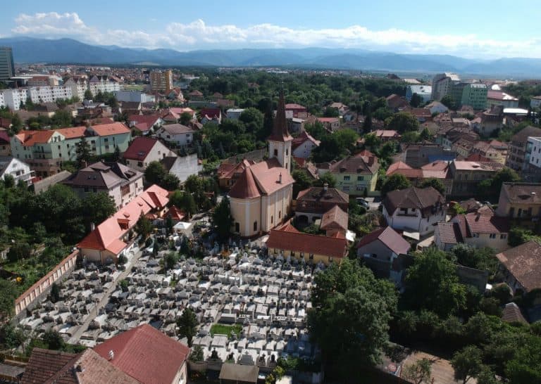 cimitirul din sibiu în care sunt înmormântate mari personalități din românia - printre ele, primul medic român din transilvania