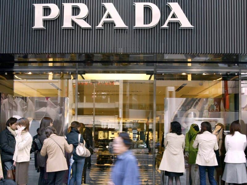 salariile angajaților in fabricile louis vuitton, prada, gucci sau moncler în românia