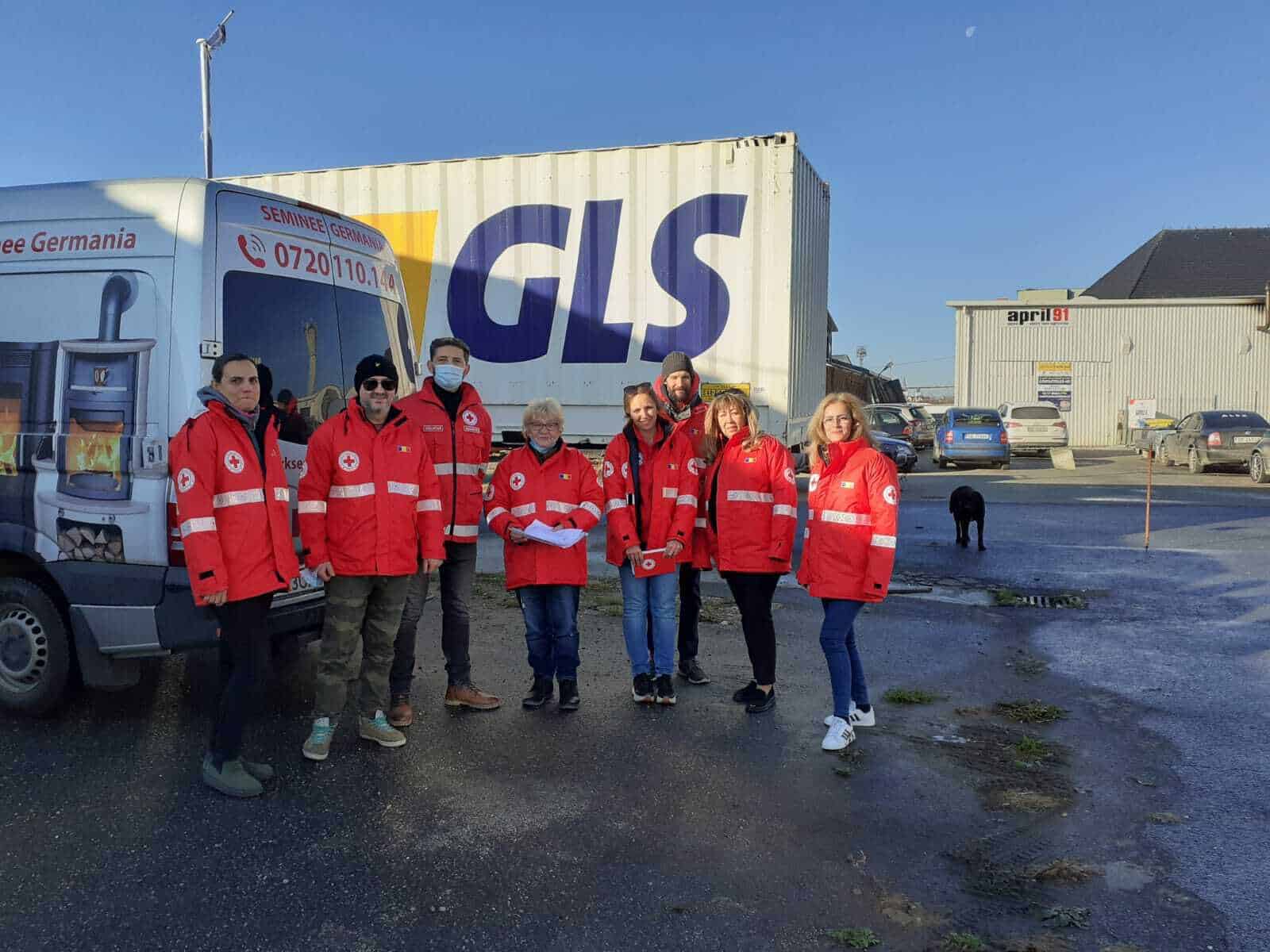 FOTO Aproape 4.000 de elevi sibieni au primit periuţe şi pastă de dinţi de la Crucea Roşie