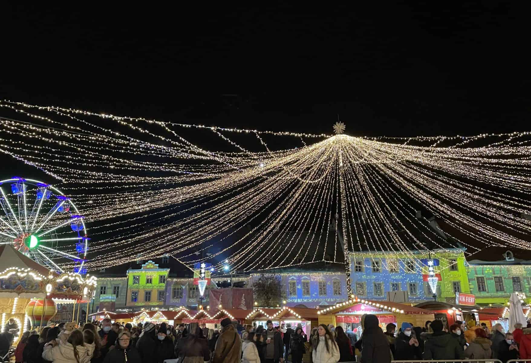 live video: s-au aprins luminile de sărbătoare în centrul sibiului - a început și târgul de crăciun