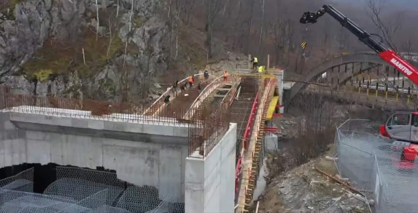 video se construiește primul pod în formă de arc din românia. cum arată construcția