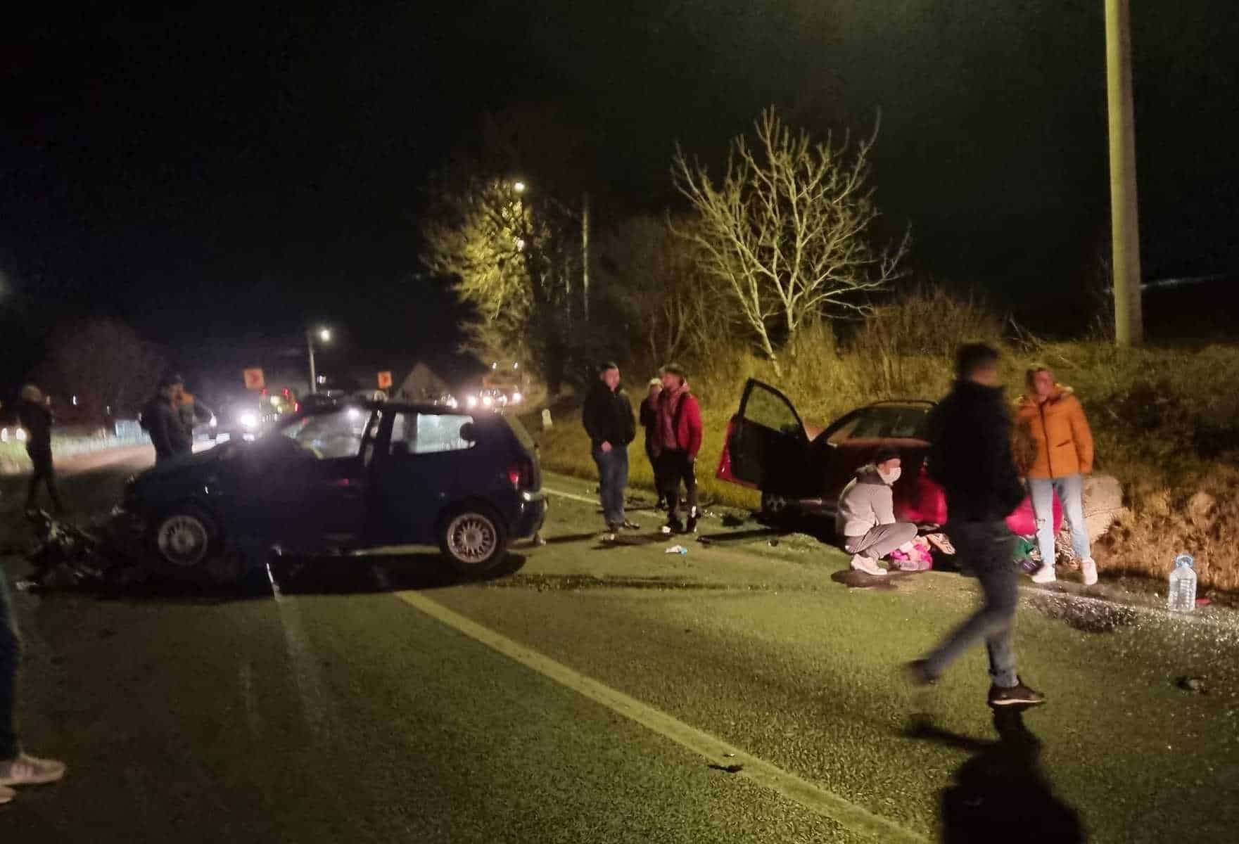 FOTO Accident grav la Șura Mare pe DN14 - Patru persoane rănite, iar două au fost duse la spital