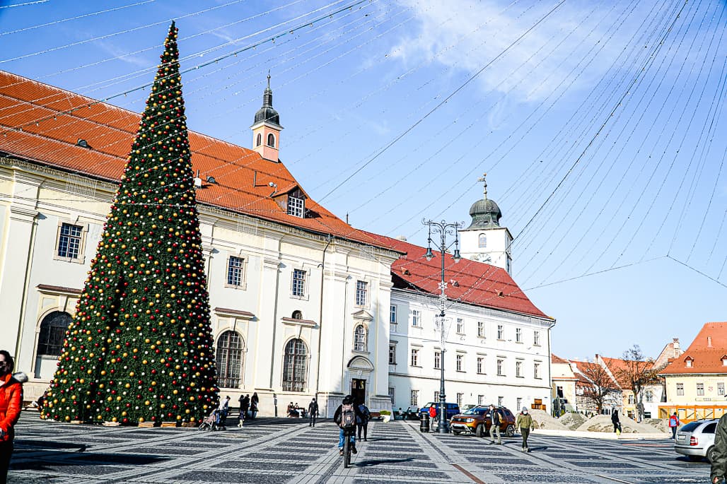 puțin peste 50 de cazuri covid la sibiu - incidența în municipiu scade la 4,33 la mie