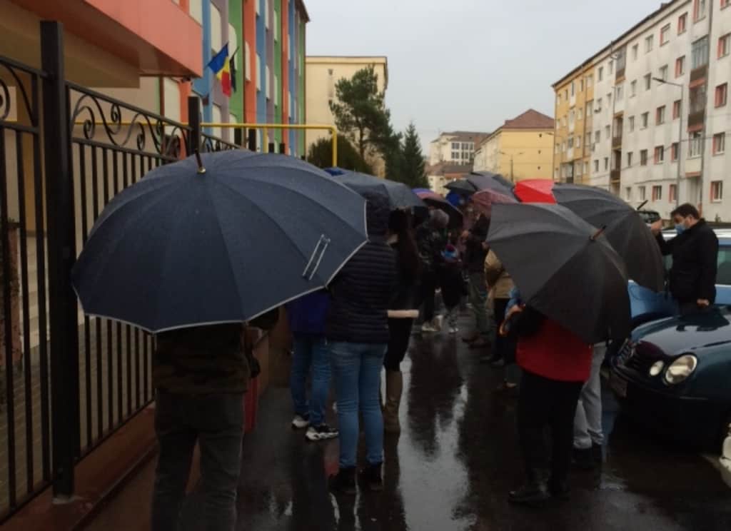 sesizarea unei mămici din sibiu - „aglomerație la grădinița din ștrand. o umilință pentru părinți”