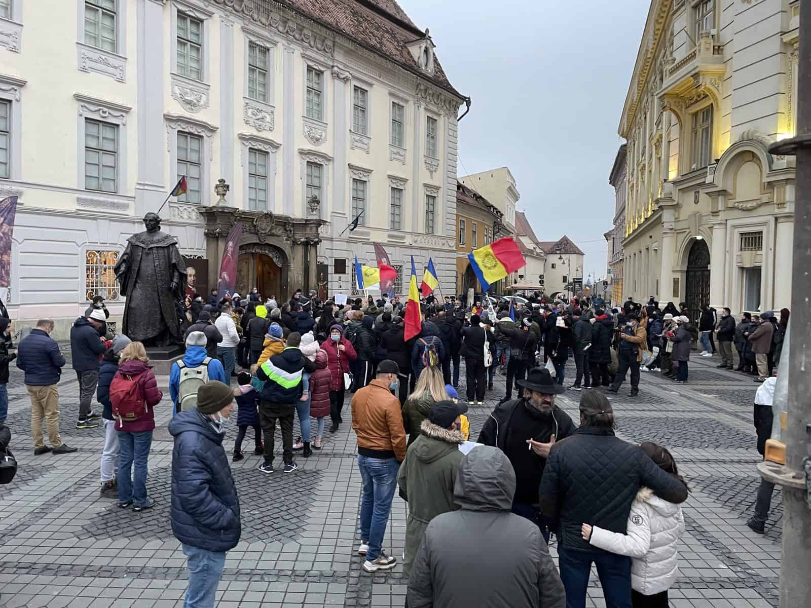 protest duminică la sibiu împotriva vaccinării copiilor și certificatului verde - „suspendați starea de alertă”