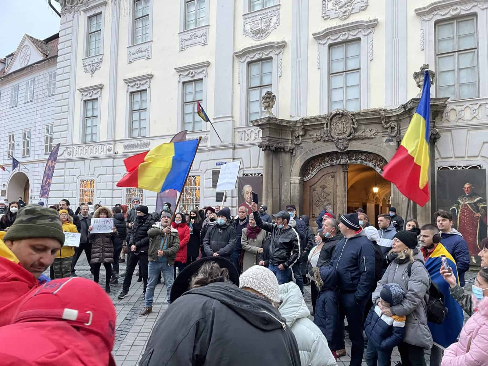 patru amenzi date de jandarmi în urma protestului de duminică din piața mare - cei care au înjurat, „arși” la buzunare