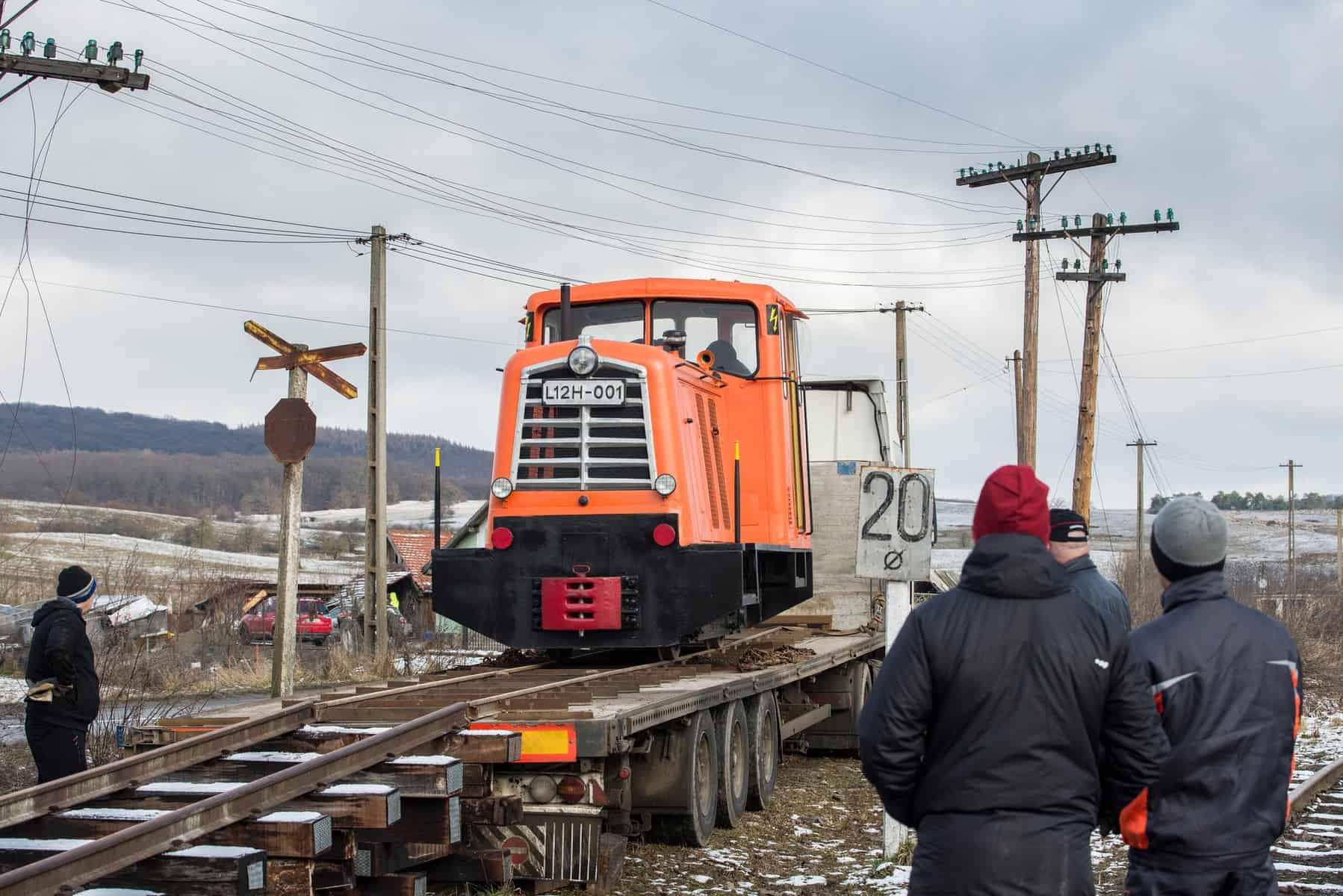 foto locomotivă nouă pentru mocănița de la cornățel