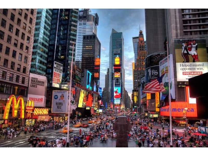 mesajul afișat în times square pentru românii din întreaga lume