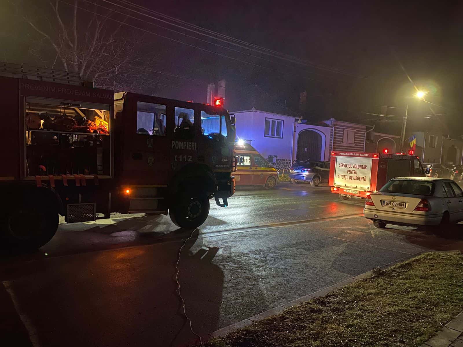 foto: o șură și o afumătoare s-au făcut scrum într-un incendiu la orlat