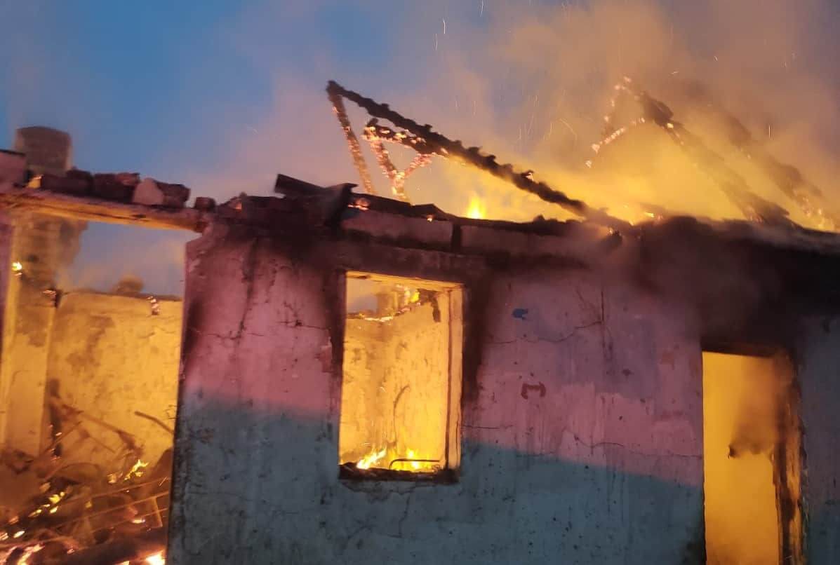 strângere de fonduri pentru familia din țichindeal care a rămas fără casă în incendiu