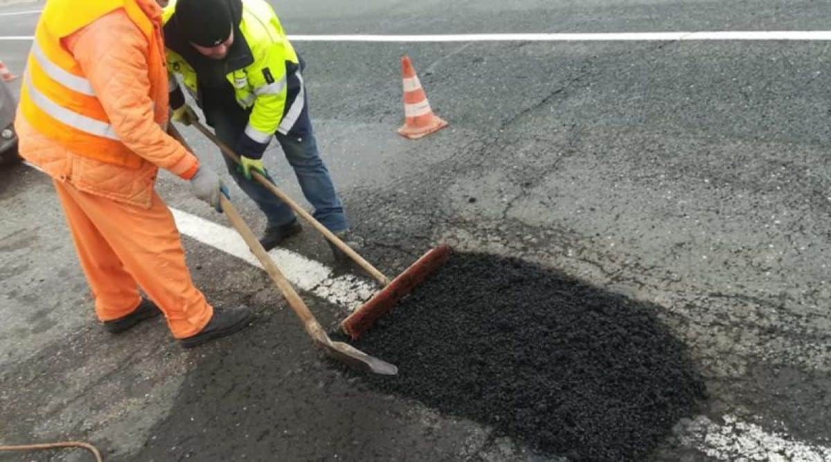 Drumarii fac scandal - "Nu putem repara drumurile în ritmul în care le distrug transportatorii"