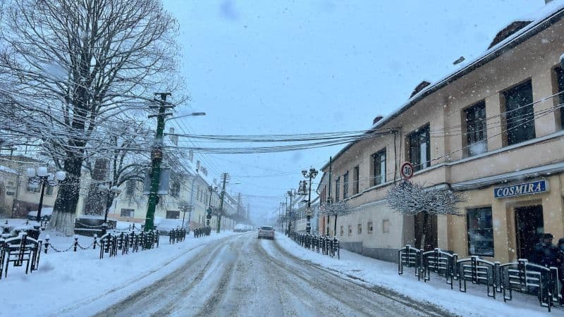 recomandare cnair: "evitați drumurile din zonele afectate de avertizările meteo de ninsori şi vânt"