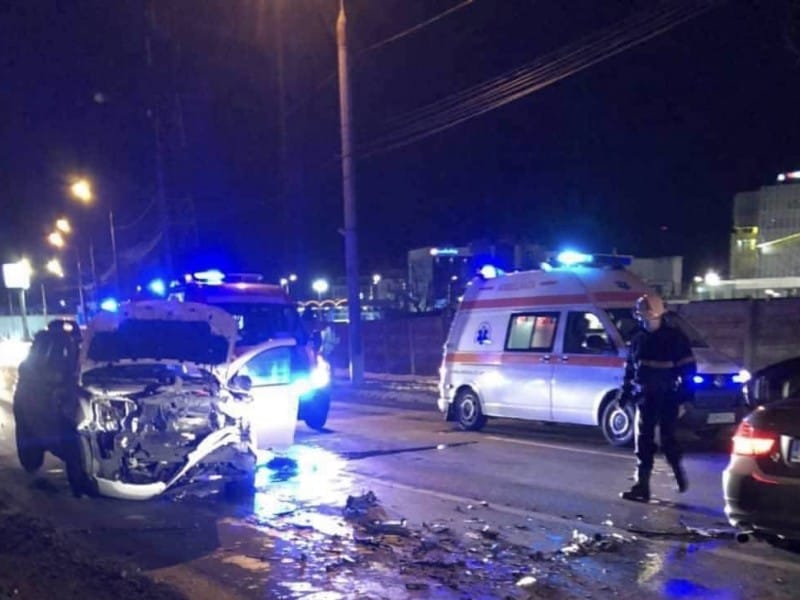 accident pe maramureșului în sibiu - trei oameni duși la spital din cauza unui vitezoman