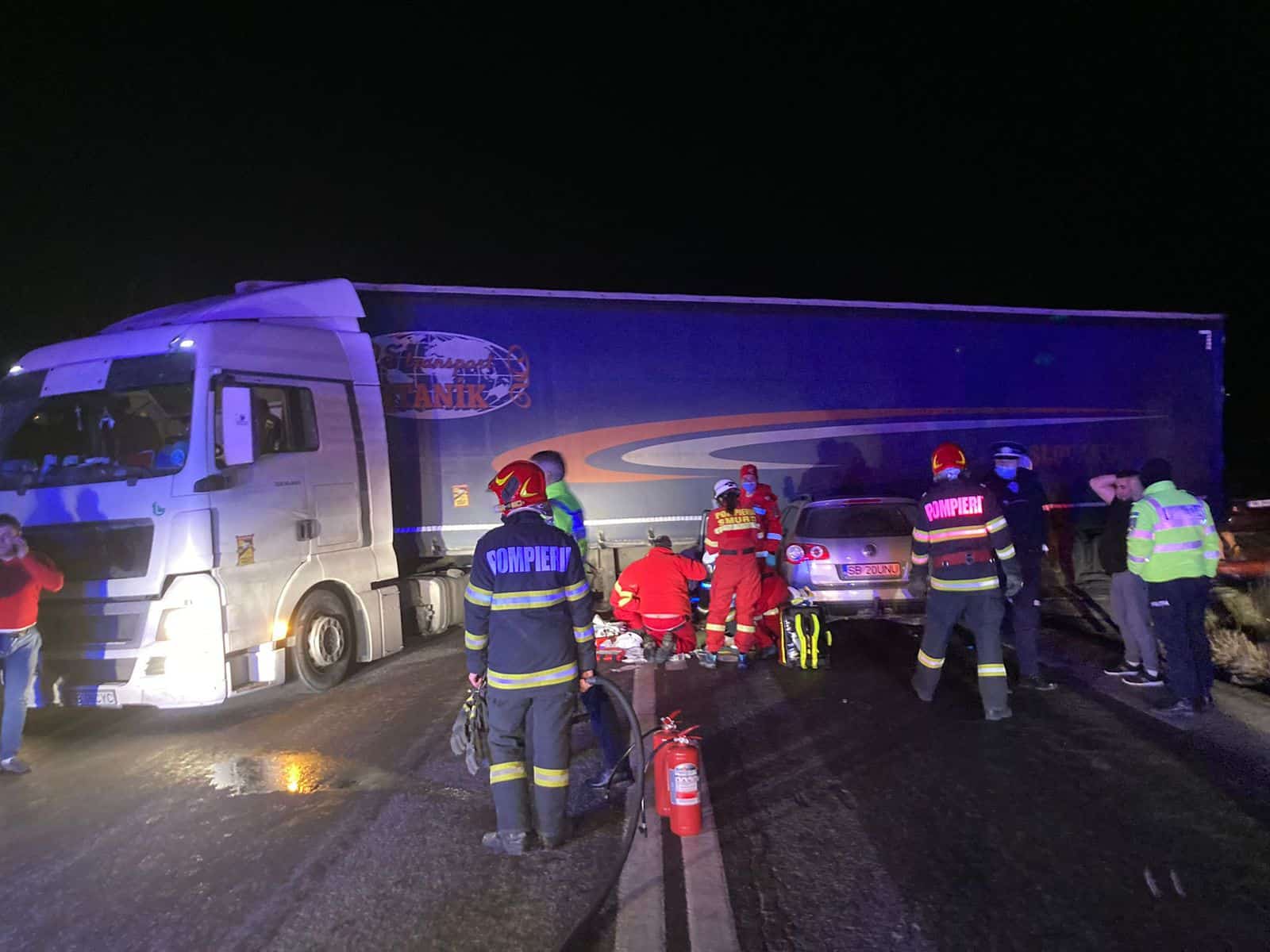 update: accident între o mașină și un tir încărcat cu cartofi la cristian - unul dintre șoferi a decedat