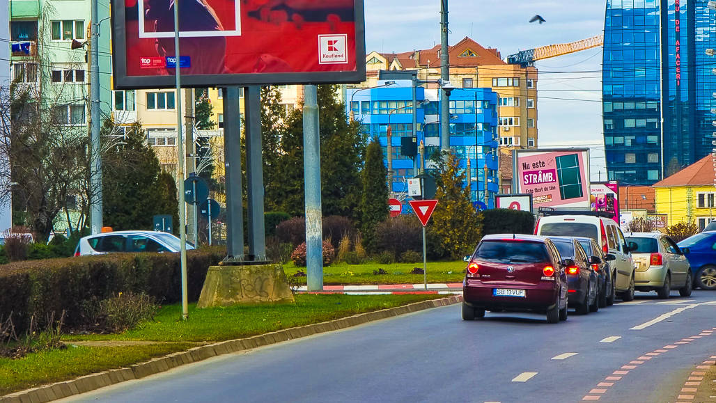 panică și clipe de coșmar pentru mai mulți oameni agresați de un individ pe bulevardul mihai viteazu la sibiu