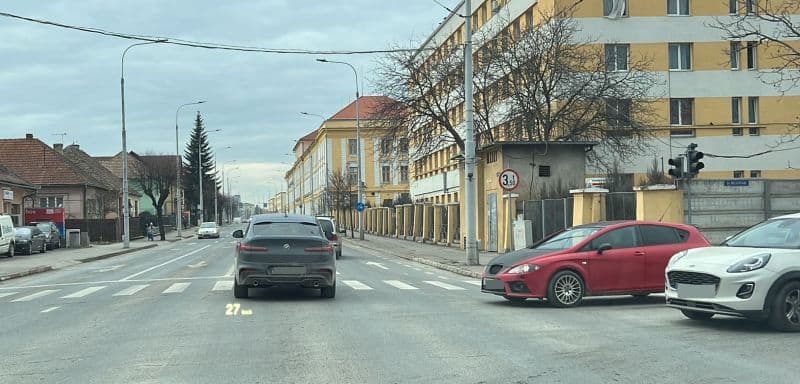 VIDEO Trafic Îngreunat pe Milea. S-a stricat semaforul de la intersecția cu Iorga