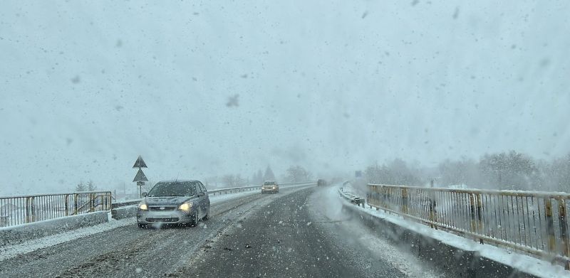 trafic în condiții speciale pe autostrada sibiu-deva - carosabilul este umed