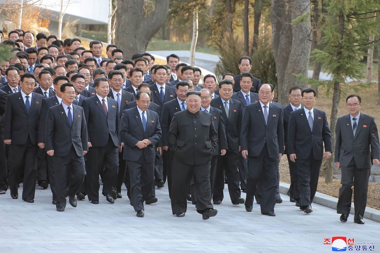 foto kim jong-un a împlinit 38 de ani. cum este sărbătorit controversatul lider