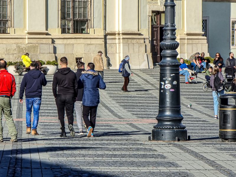 peste 700 de cazuri covid în românia, dintre care patru la sibiu