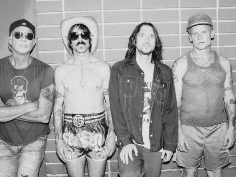 red hot chili peppers lansează un nou album - "unlimited love"