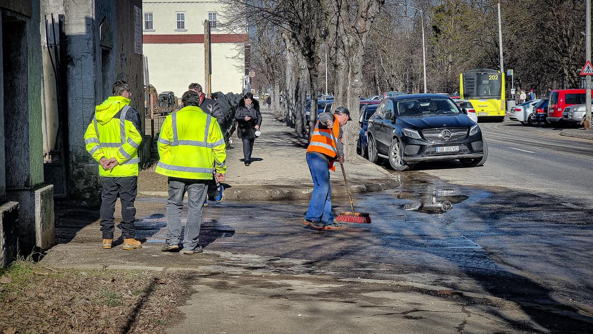 video foto șantierele sibiului la raport – la ”penny” noroi cât încape, pe victoriei se spală roțile la camioane