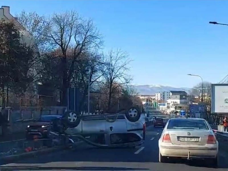 video – mașină răsturnată pe șoseaua alba iulia – al treilea accident în același loc în câteva zile