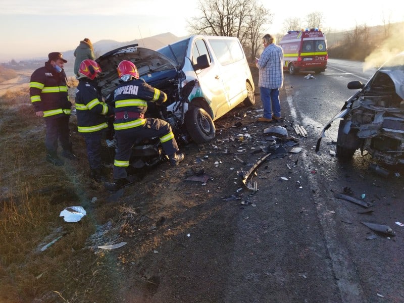 video foto: patru accidente la sibiu în jumătate de zi - șase persoane rănite au ajuns la spital