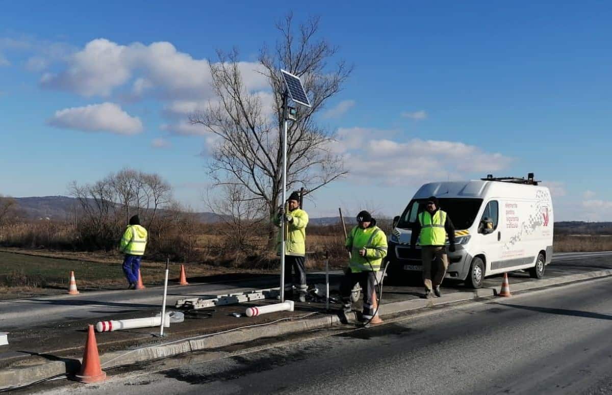 Hoții care au furat panourile de iluminat pe DN1 între Sibiu și Brașov au fost arestați