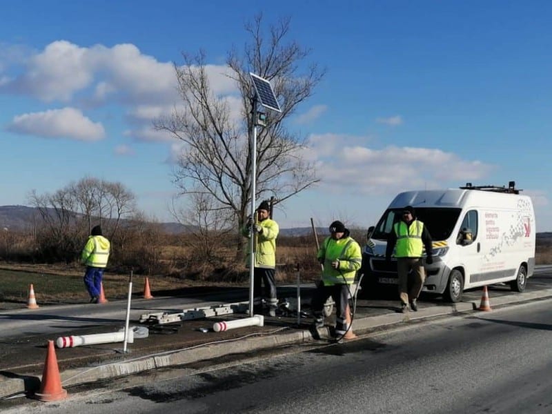 hoții care au furat panourile de iluminat pe dn1 între sibiu și brașov au fost arestați