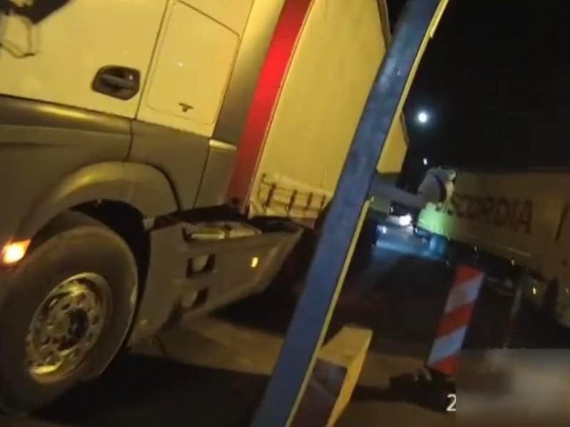 video șofer de tir din sibiu amendat la nădlac – a făcut scandal pentru că a stat prea mult să treacă vama