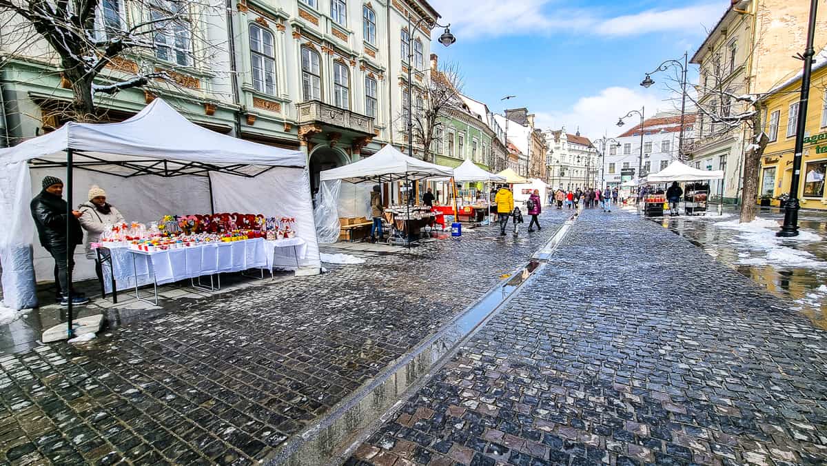 VIDEO Goana după cadoul de 8 martie la Sibiu - Florile, cele mai “vânate” de sibieni