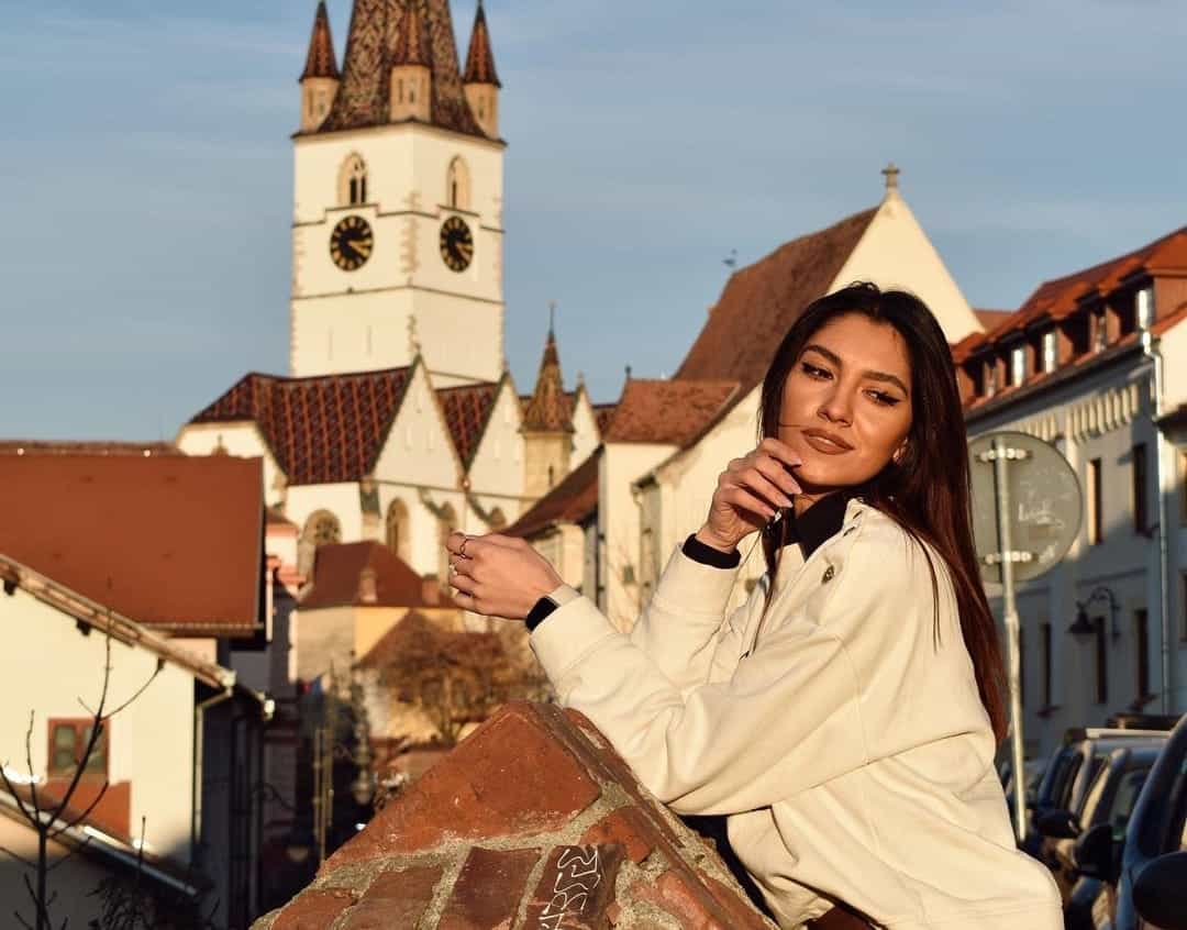 influencer din sibiu cu peste 20 de mii de urmăritori pe instagram - amalia roman: „orașul e descoperit de prea puțini oameni”