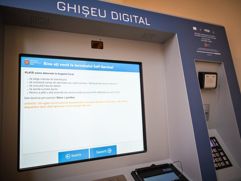 Premieră la Sibiu - Ghișeul digital al primăriei în testare la sediul din Piața Mare