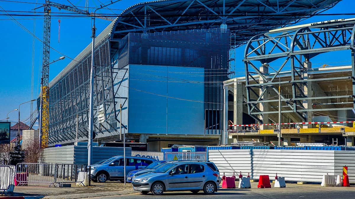 FOTO Stadionul Municipal e gata în proporție de șaizeci la sută - Se lucrează la interioare