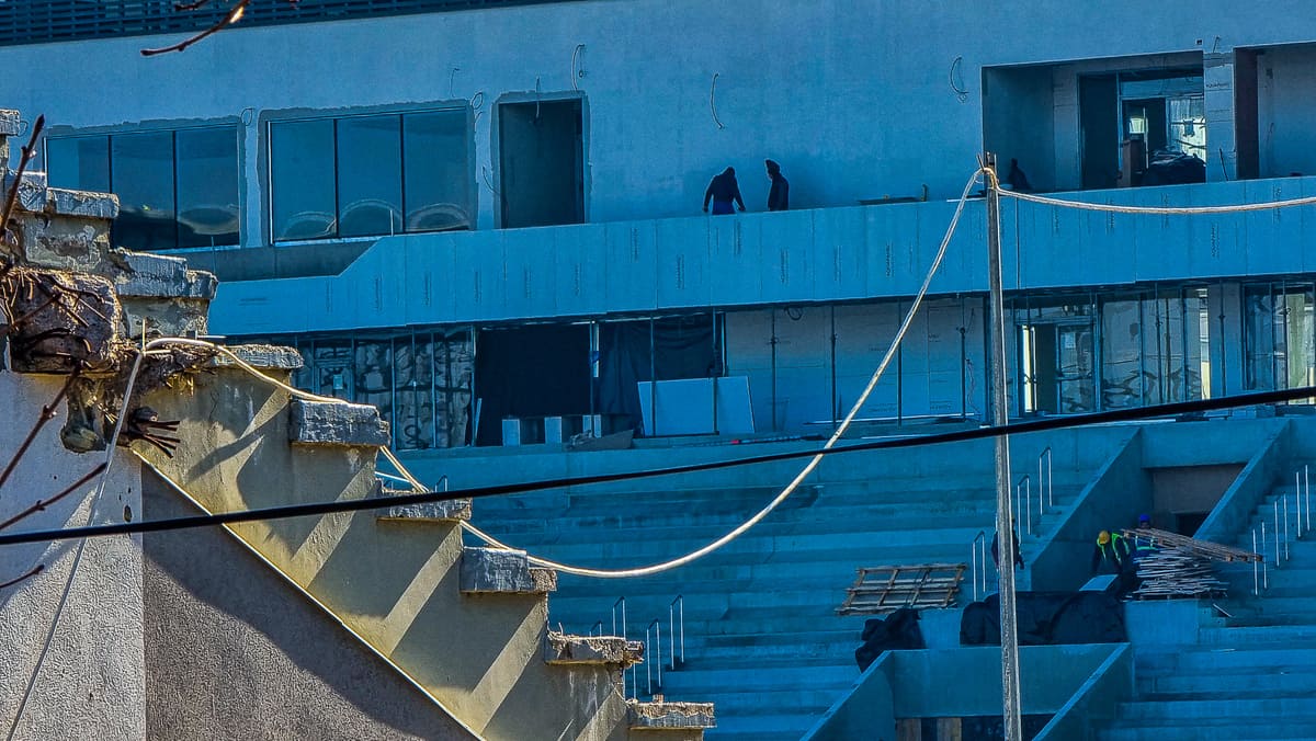 FOTO Stadionul Municipal e gata în proporție de șaizeci la sută - Se lucrează la interioare