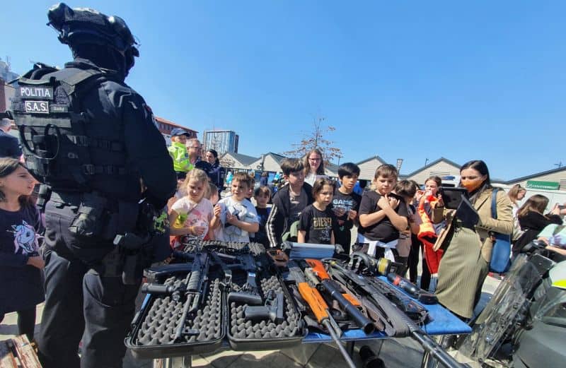 video foto ziua poliției la sibiu - mascații și câinele tasha, atracția zilei