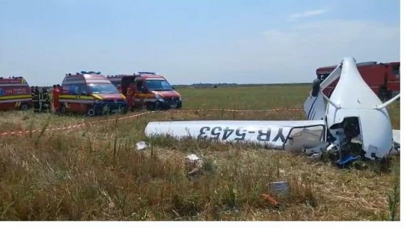 Un avion s-a prăbușit în județul Prahova - Pilotul a murit