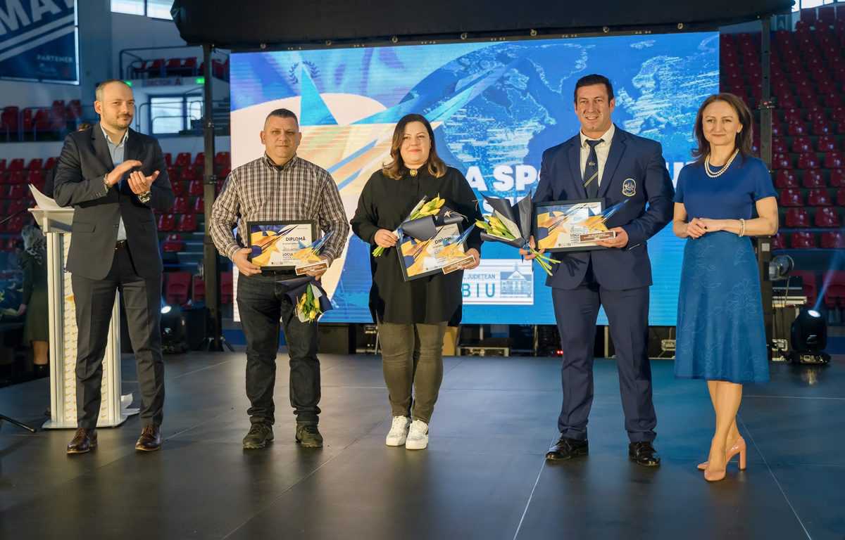 FOTO - Consiliul Județean Sibiu a răsplătit sportivii și antrenorii cu rezultate foarte bune în 2021 cu premii de 100.000 lei