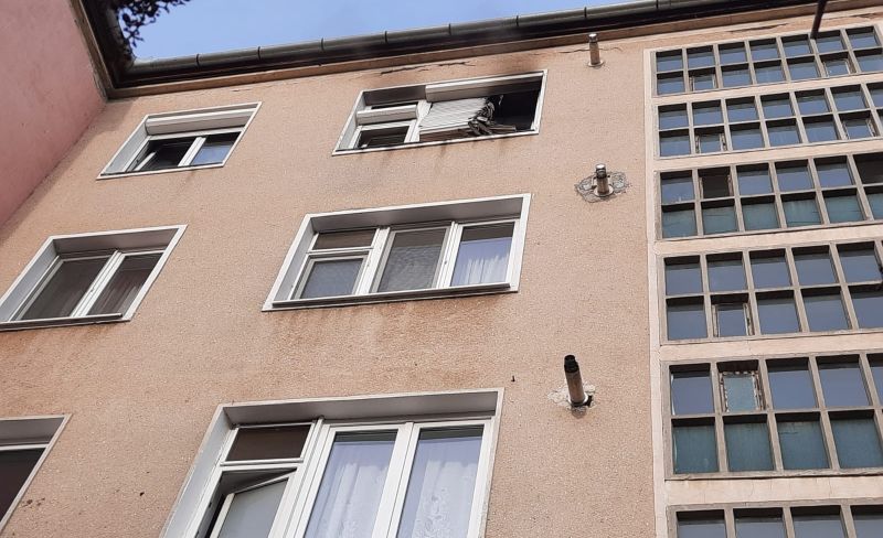 UPDATE Incendiu într-un apartament de pe Aleea Petuniei - Trei echipaje de pompieri la fața locului