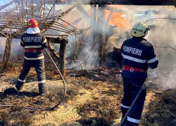 mesaj ro-alert pe telefoanele sibienilor - „stop incendiilor de vegetație” - peste o mie de hectare arse într-o lună