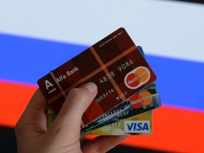 Mastercard și Visa au suspendat activitățile în Rusia