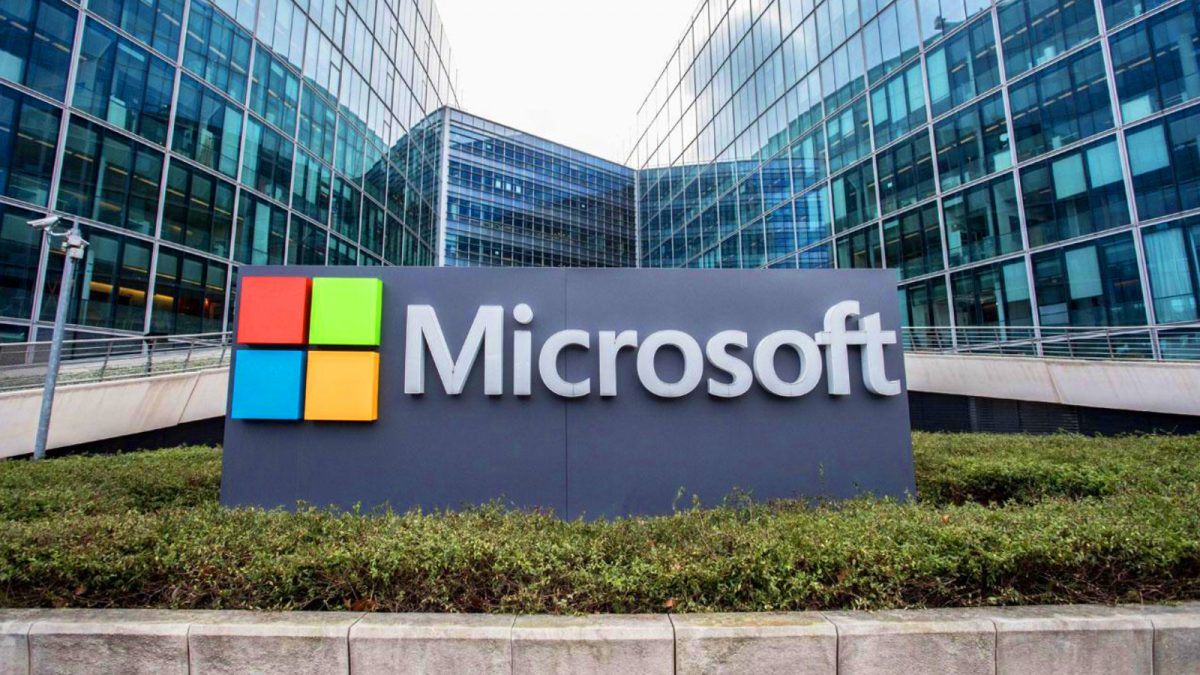 Gigantul Microsoft oprește toate activitățile din Rusia