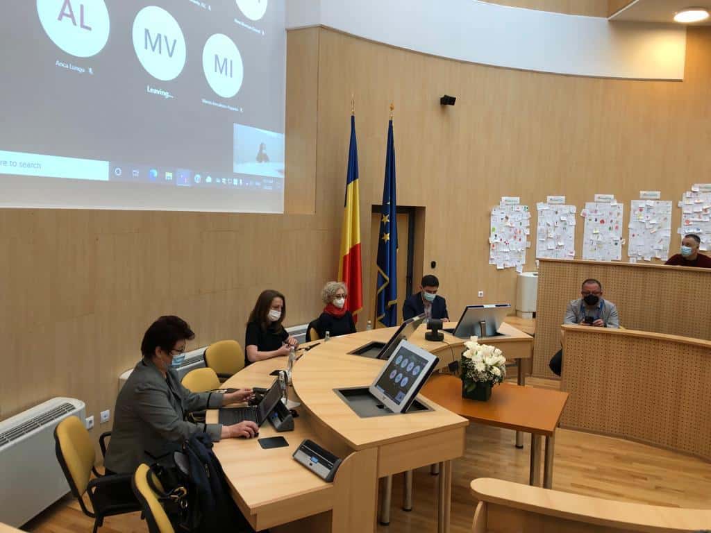 proiectanții si arhitecții sibieni alături de inspectoratul de stat în construcții sibiu la o informare despre noul sistem informatic gis implementat de cj sibiu