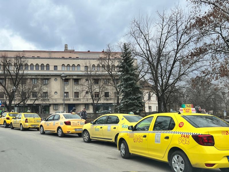 percheziții în dâmbovița, mureș și gorj - cinci indivizi au fraierit taximetriști din sibiu - s-au dat drept avocați și primari